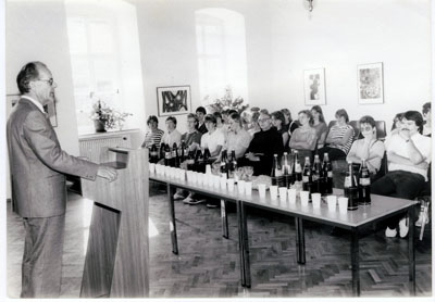 1984: Bürgermeister Hans Wolf begrüßt die 1. Schülergruppe aus Marcillat