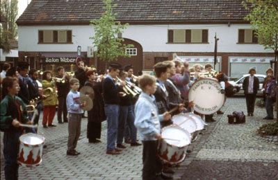 1993: Fanfarencorps Wadersloh und L'Espoir Musical aus Marcillat spielen gemeinsam in Wadersloh