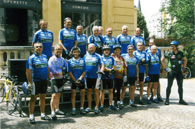 2007: Die Radfahrer des CTN Néris vor dem Start zu ihrer 2. Tour nach Wadersloh (u.a. mit BM T. Westhagemann, 2.v.l.)