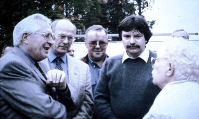 1998 : Der damalige Ministerpräsident des Landes Thüringen, Dr. Bernhard Vogel, besucht das Boule-Turnier des DFF